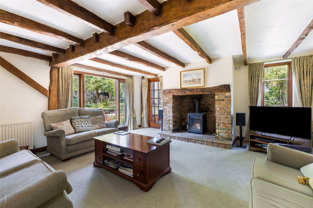 Property photo 2 of 14 Sitting Room