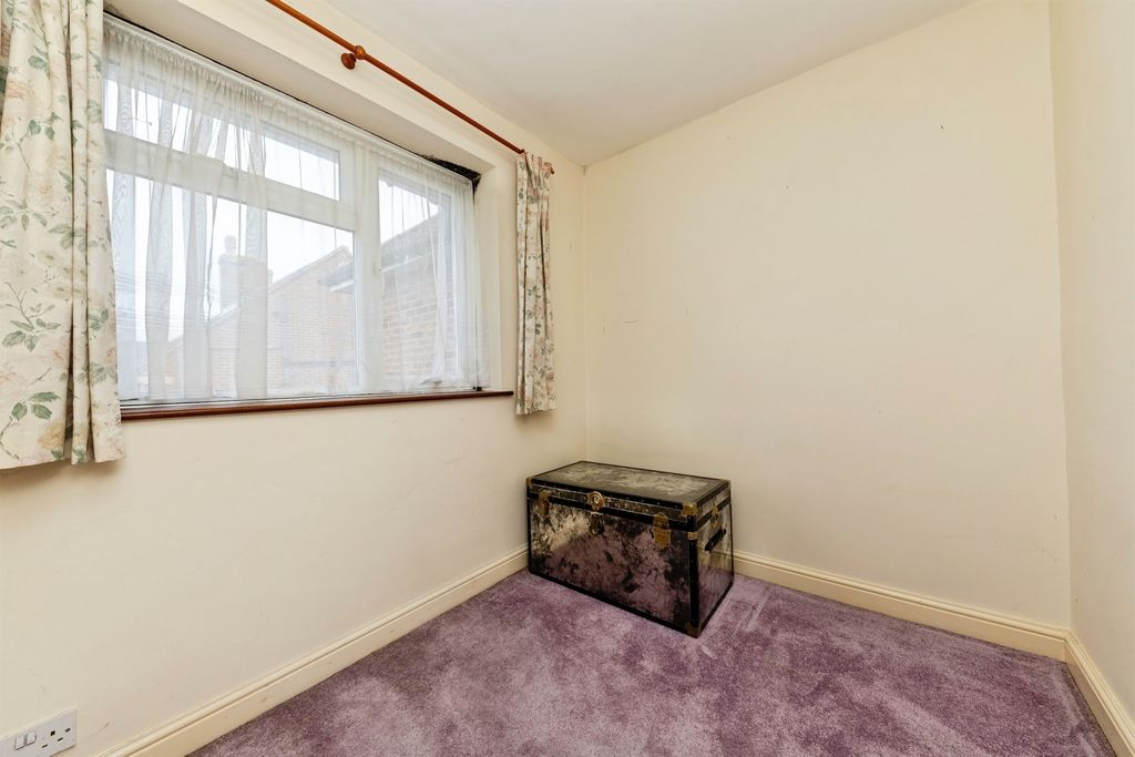 Additional image 14 of 5 bed semi-detached house for saleRedhoods Way East, Letchworth Garden City SG6