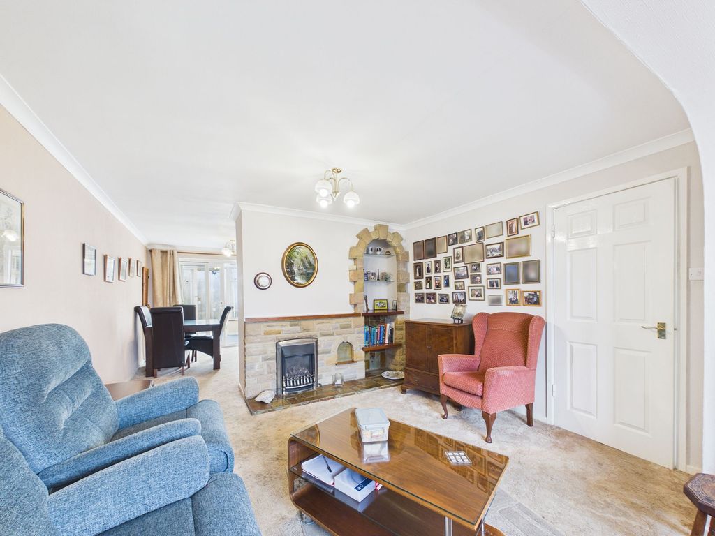 Property photo 2 of 28