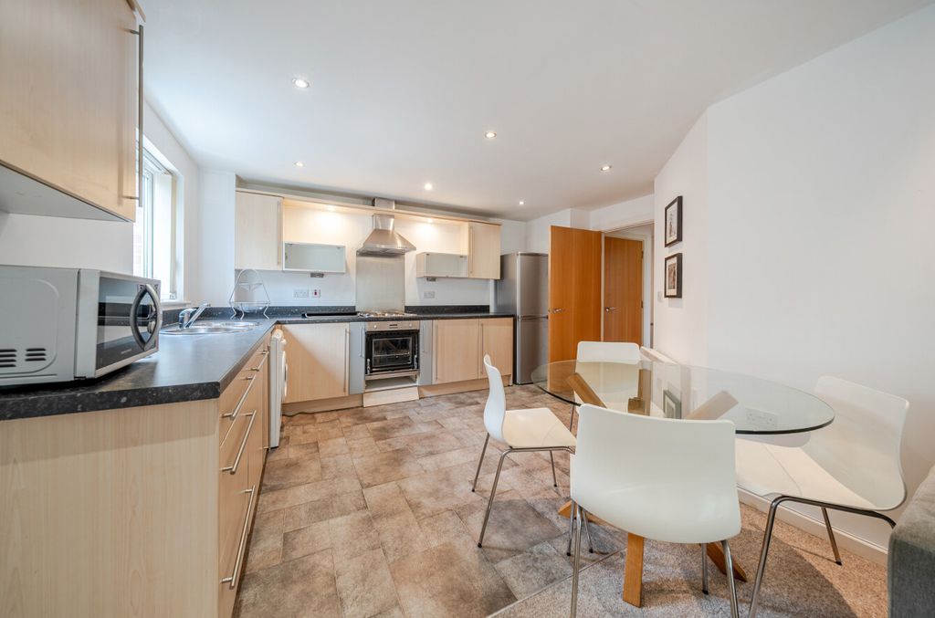 Property photo 3 of 17 1485501-12-6A44F9...
