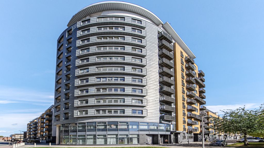 Property photo 1 of 9 Main Building