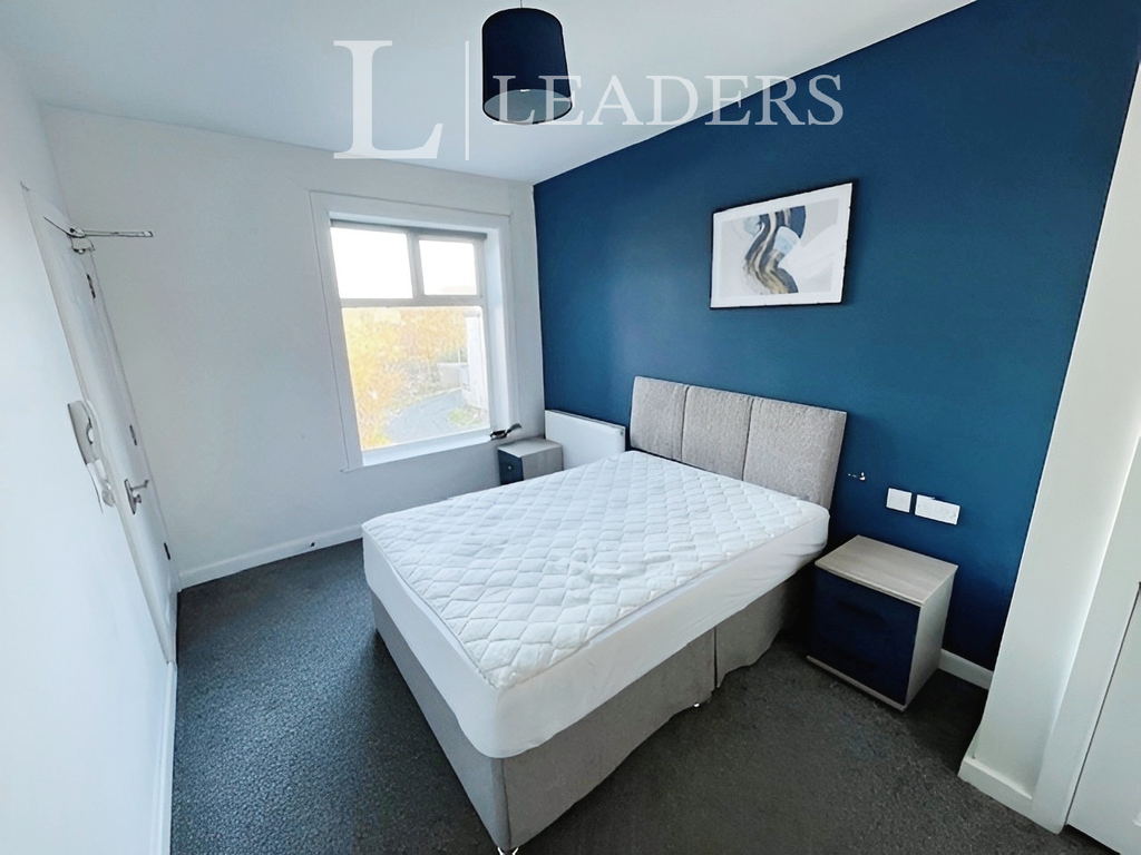 Property photo 2 of 8 338d6182-95_20Redgra