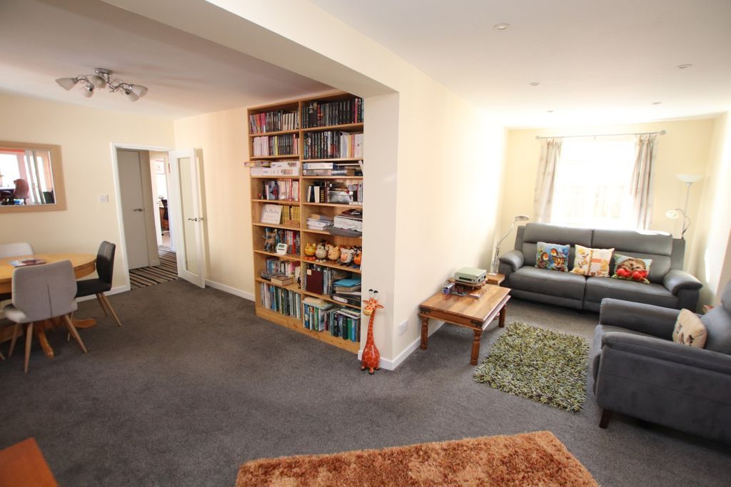 Property photo 1 of 16 Lounge Diner