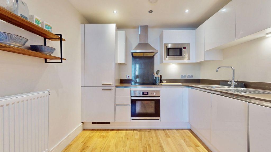 Property photo 2 of 15 Picture No. 11