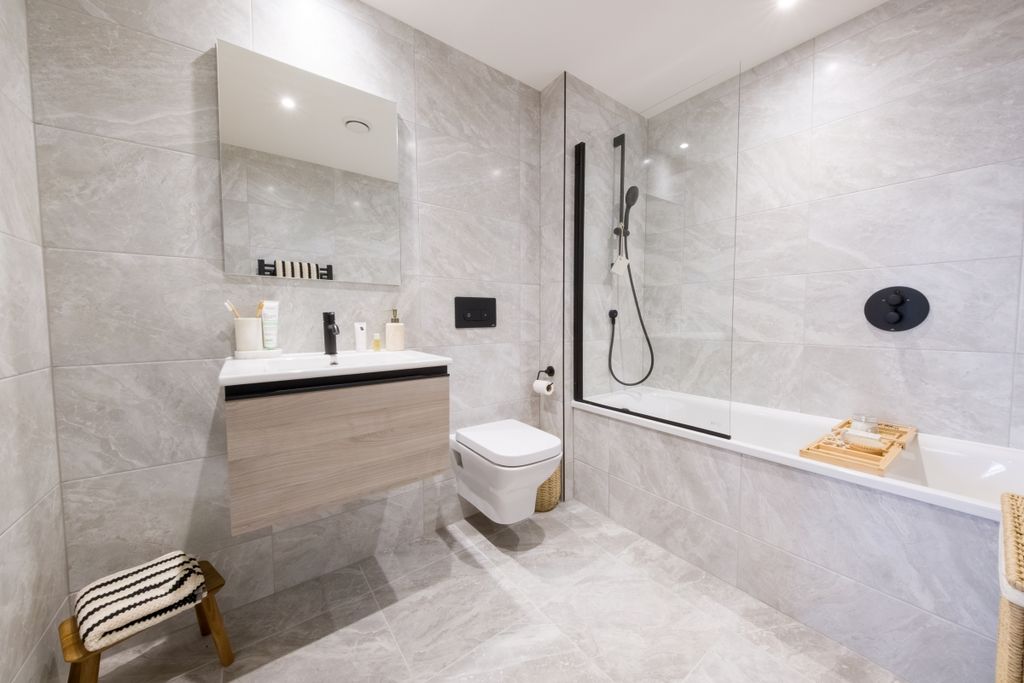 Property photo 3 of 17 Oneeastside_Anast...