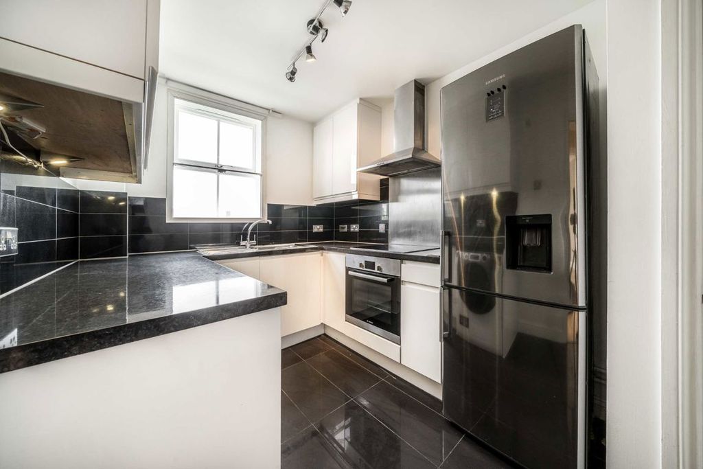 Property photo 3 of 5