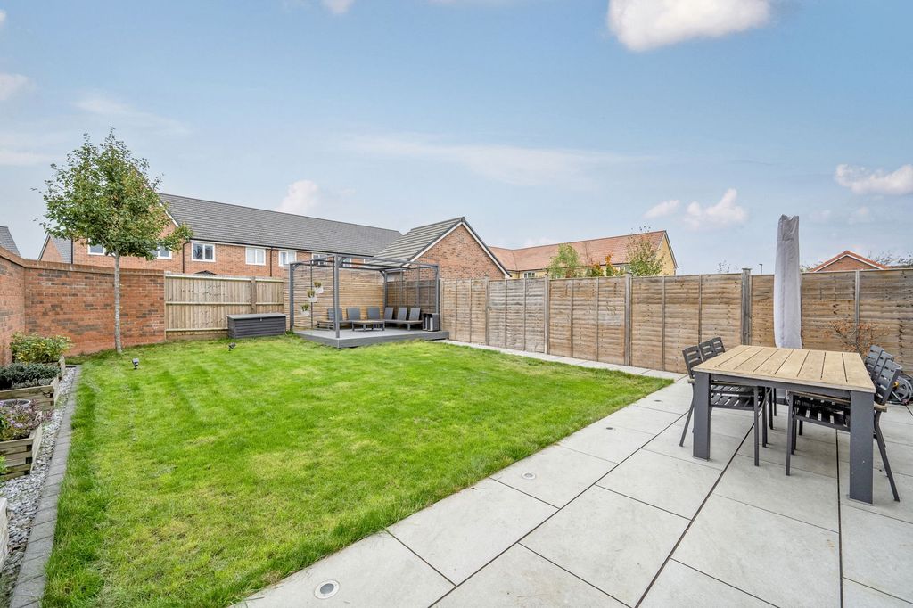 Property photo 2 of 22