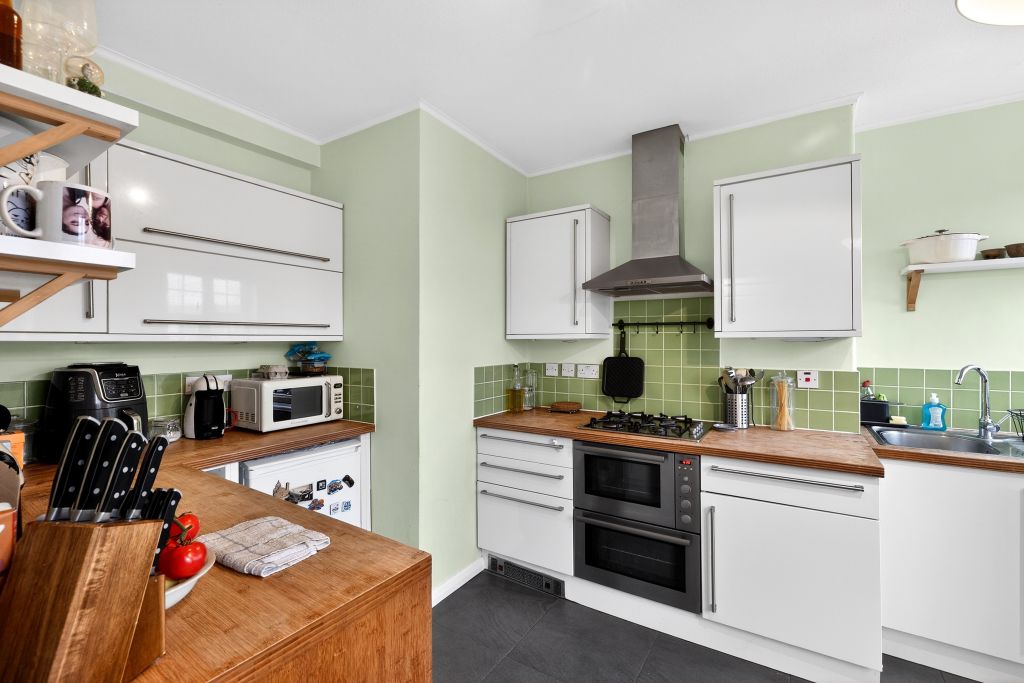 Property photo 3 of 22