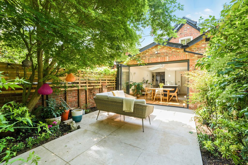 Property photo 2 of 25 16-68234Cf6A6Dfe-...