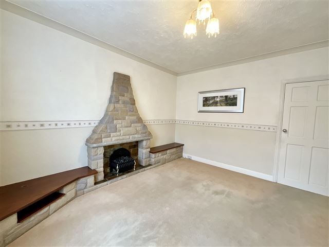 Property photo 3 of 12 Lounge