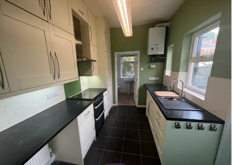 Property photo 1 of 8