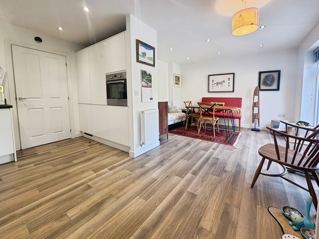 Property photo 3 of 16 Kitchen/ Dining Area
