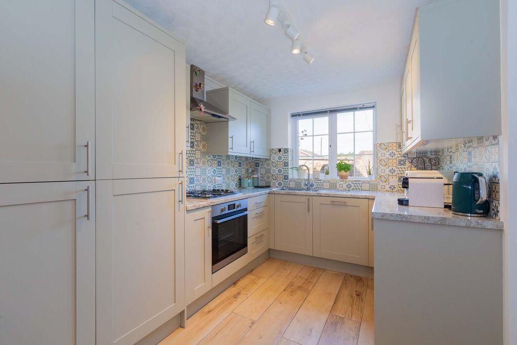 Property photo 3 of 20