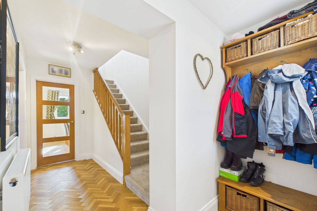 Property photo 3 of 37