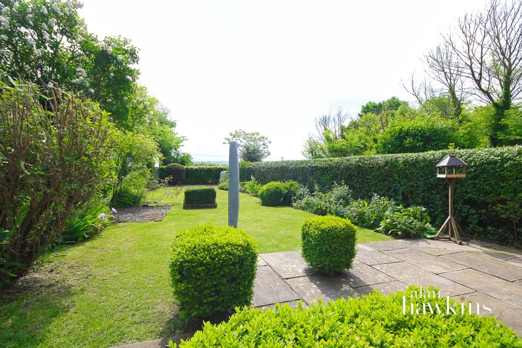 Property photo 3 of 8 Img_4189-3