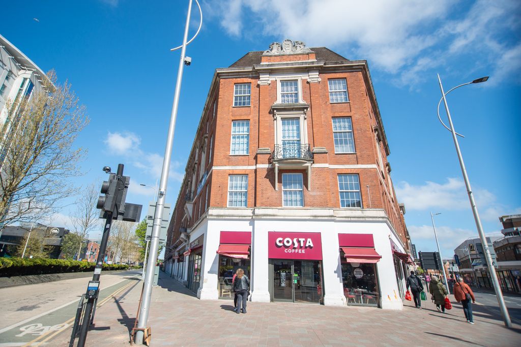 Property photo 1 of 12