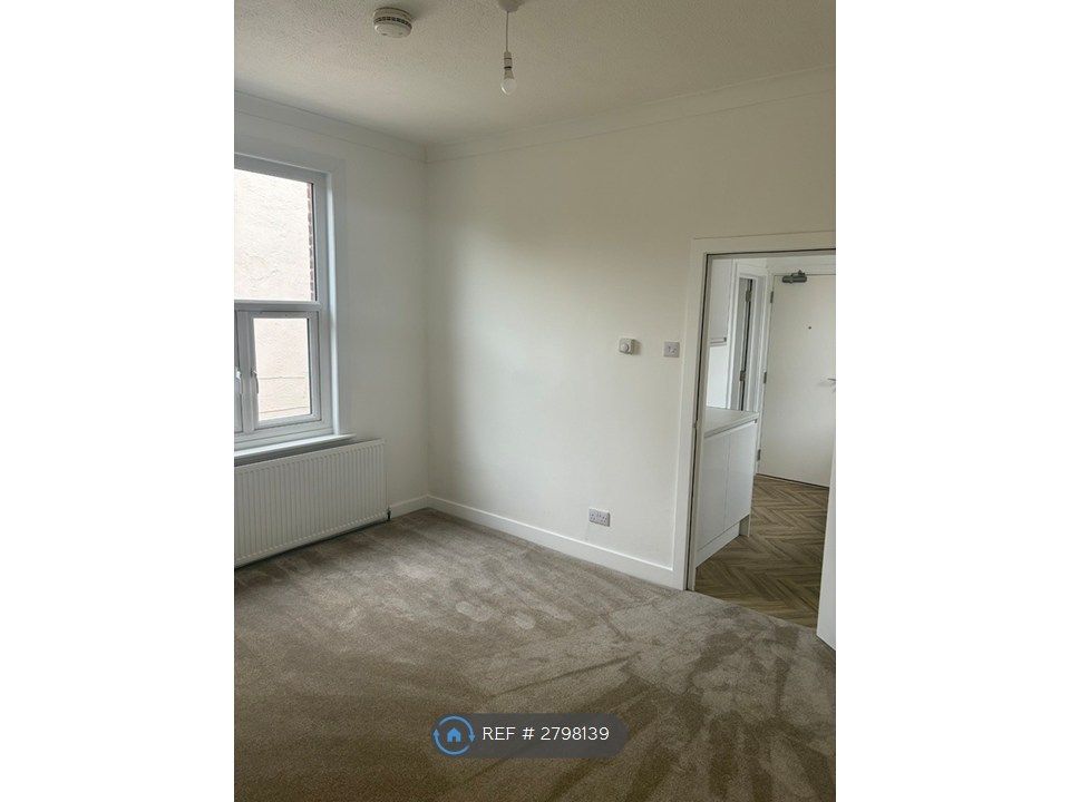 Property photo 1 of 9 Lounge