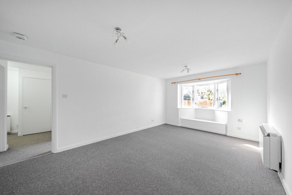 Property photo 2 of 14 1425248-2-69B133c...