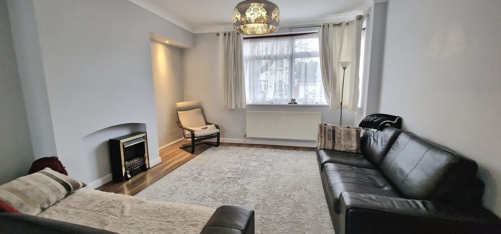 Property photo 3 of 13 Image