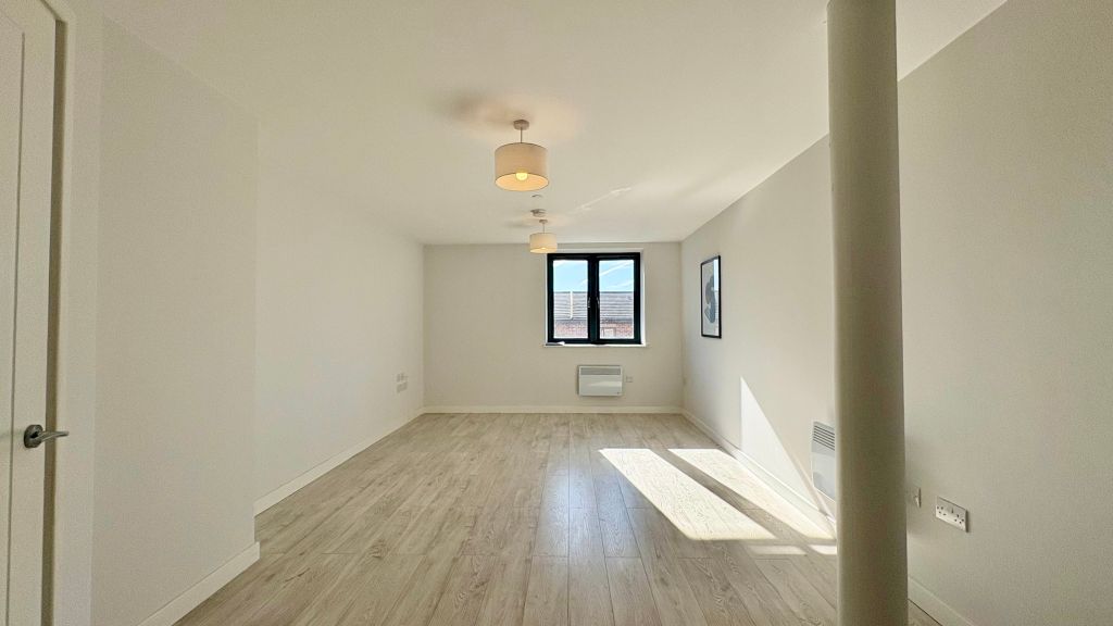 Property photo 1 of 13 Living Room
