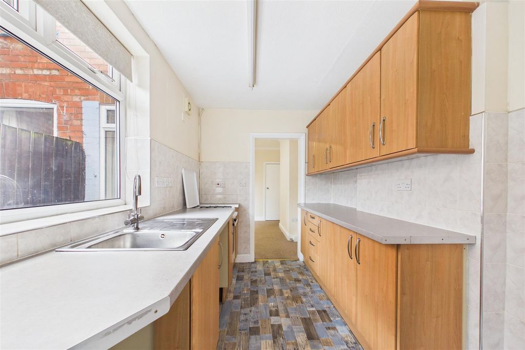 Property photo 3 of 15 Kitchen