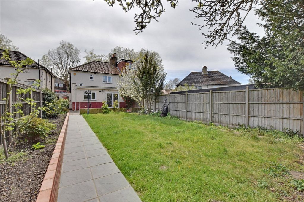 Property photo 3 of 22 Picture No. 21