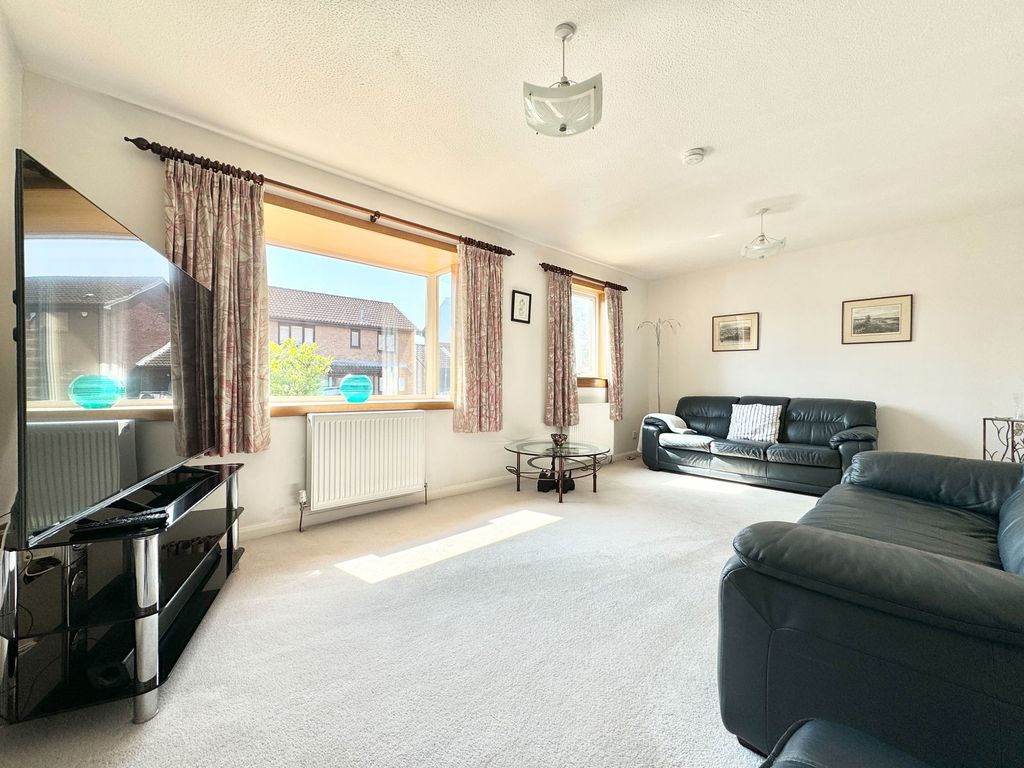 Property photo 3 of 38