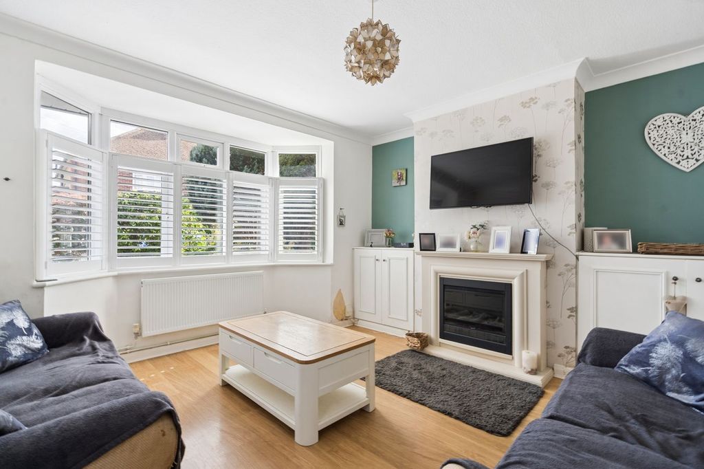 Property photo 2 of 17