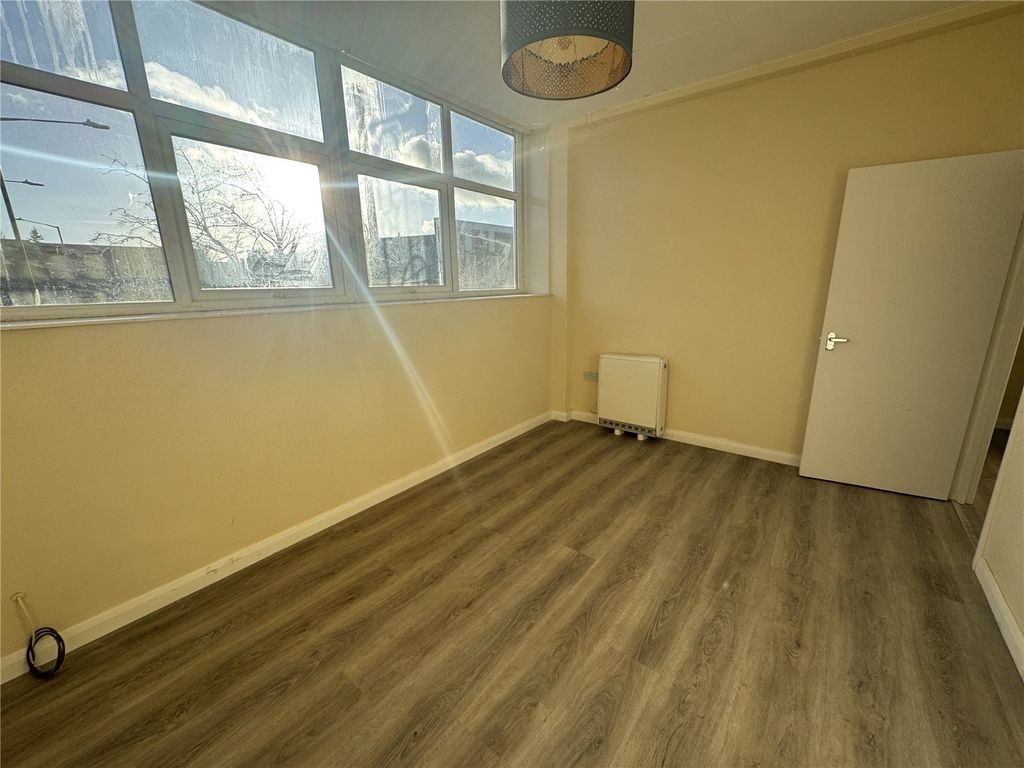 Property photo 3 of 10 Picture No. 17