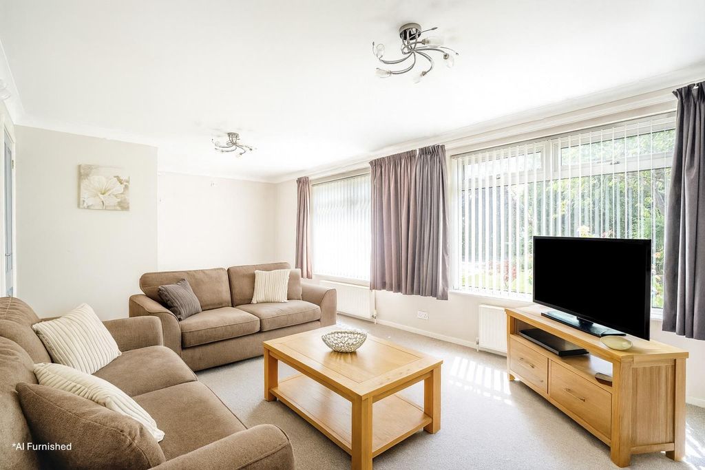 Property photo 2 of 21 Living Room