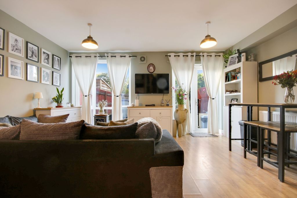 Property photo 1 of 10 Img_9055-Img_9057