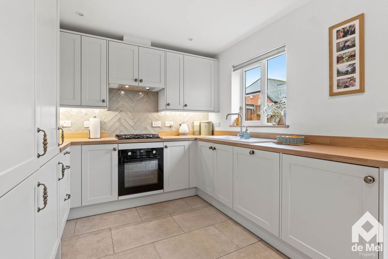 Property photo 3 of 16 Photo 7