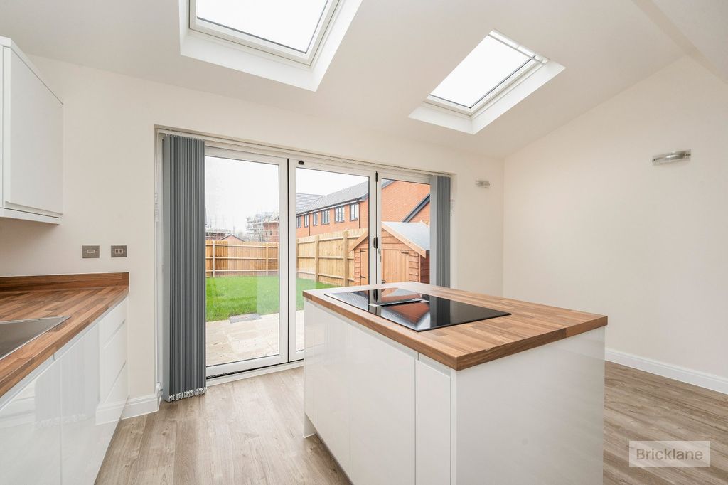 Property photo 2 of 12 Picture No. 05