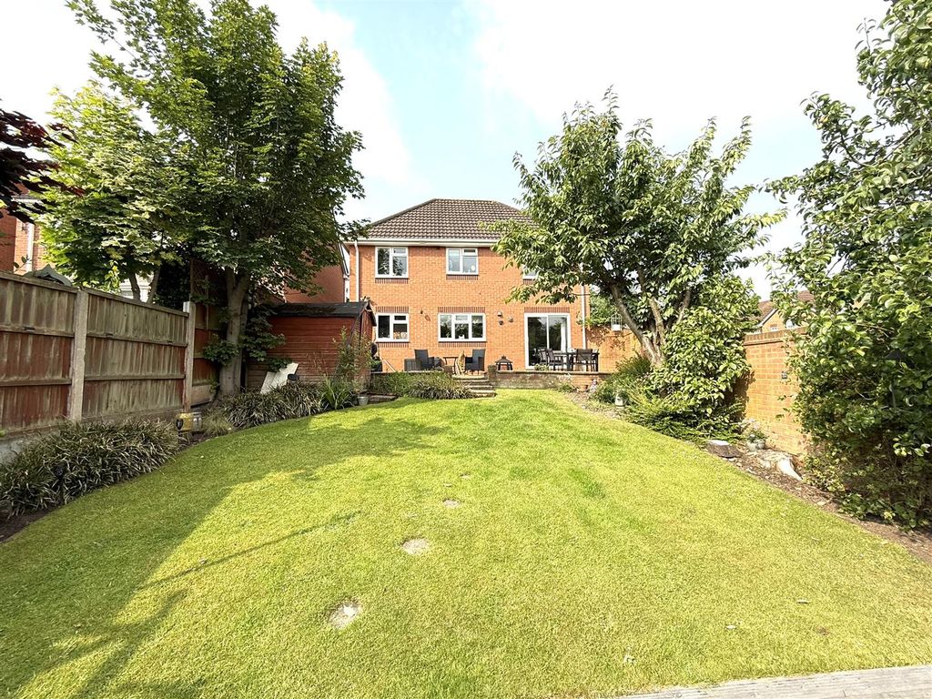 Property photo 2 of 21 1 Thorn Close Rear.Jpeg
