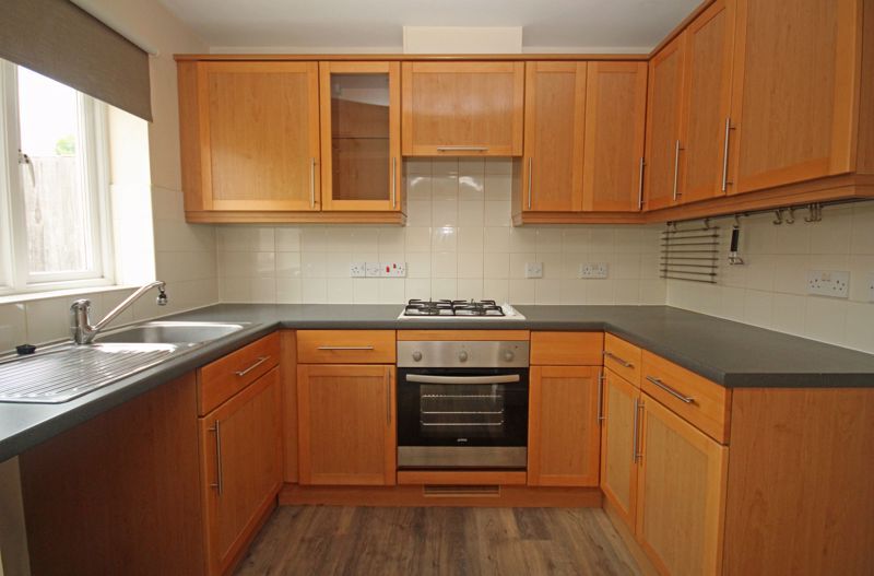 Property photo 3 of 12 Kitchen