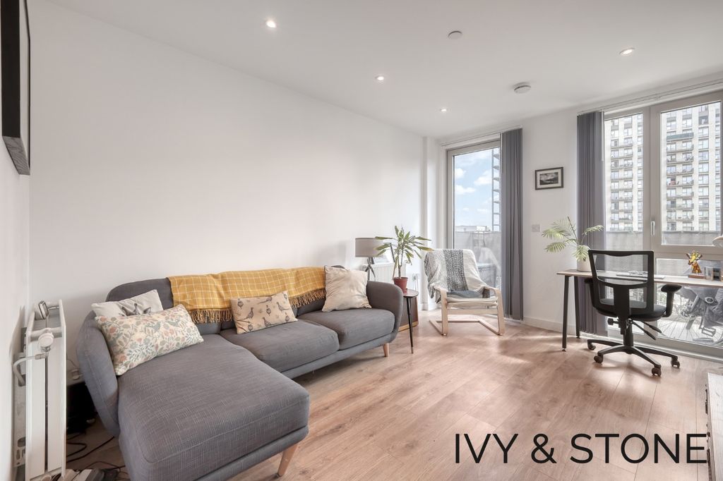 Property photo 1 of 12 5719140
