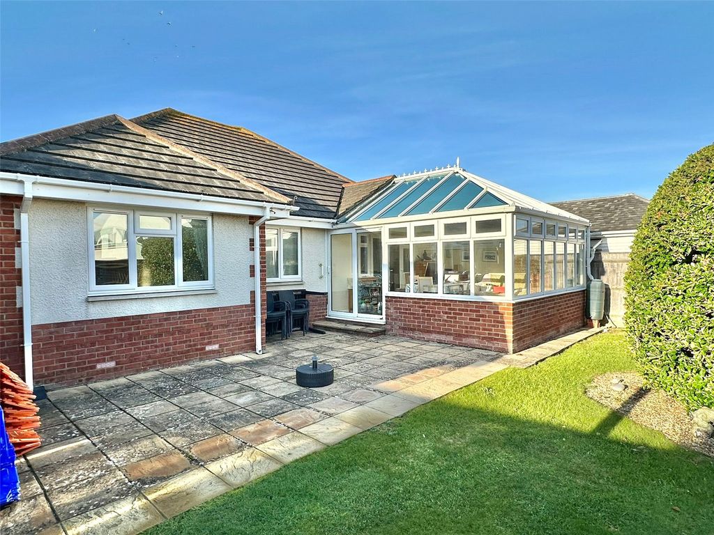 Property photo 2 of 16 Picture No. 11