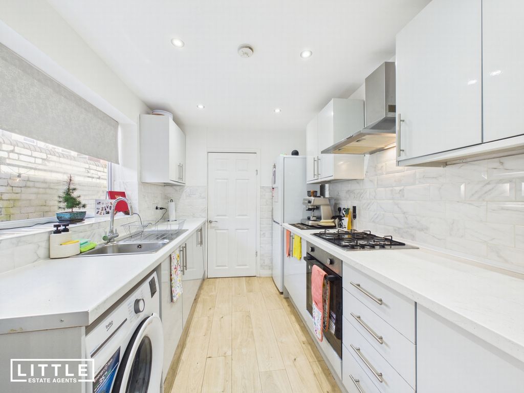 Property photo 3 of 17 Photo 3