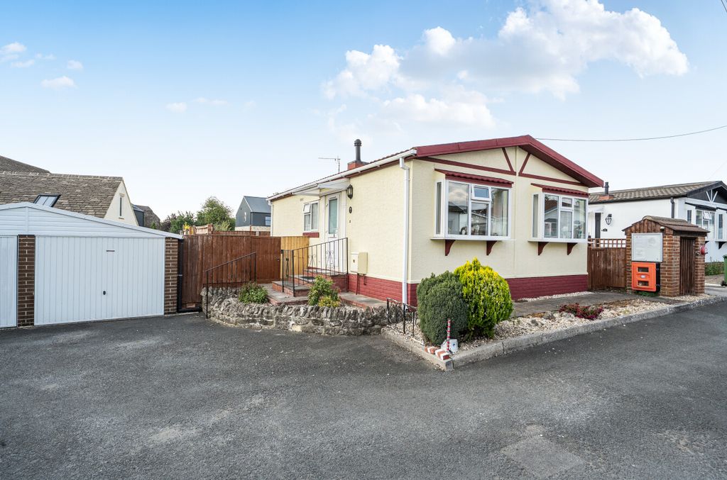 Property photo 1 of 12 149683316A5Fd65Fd1877Arw