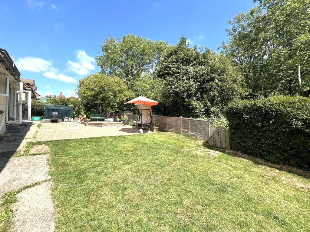 Property photo 2 of 19 Garden