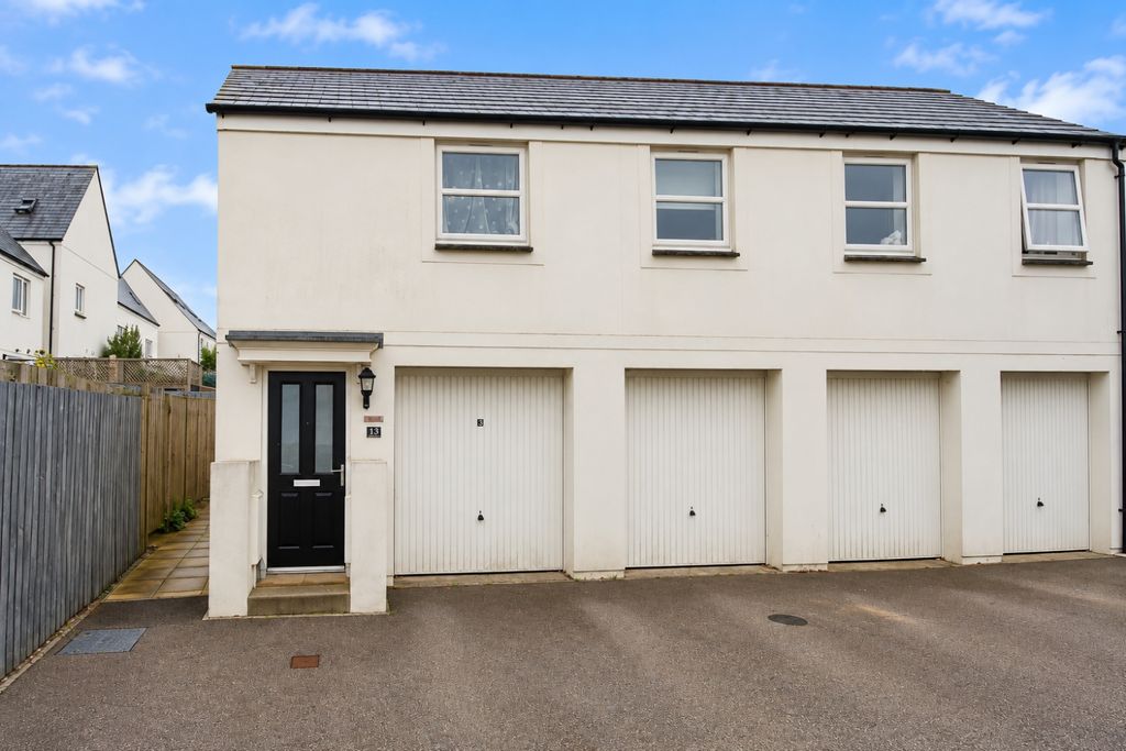 Property photo 1 of 11 Front Of Building