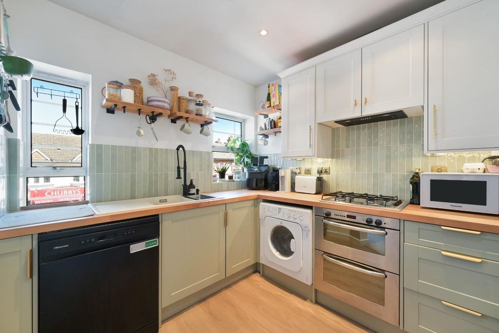 Property photo 3 of 15 Brabham Court