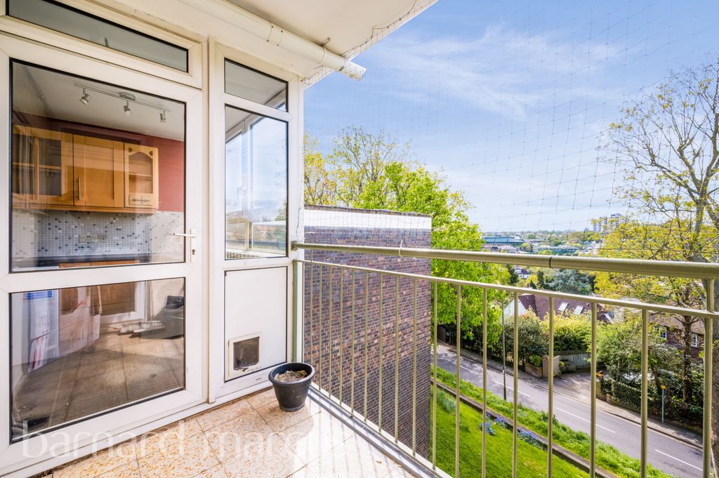 Property photo 2 of 8 Balcony