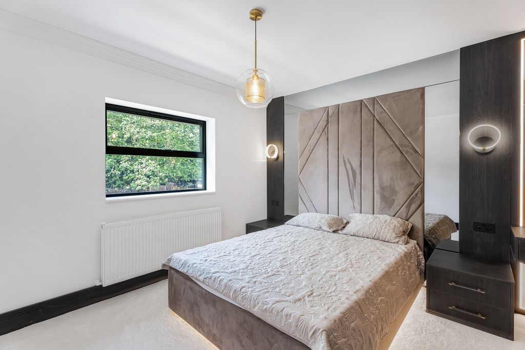 Additional image 23 of 5 bed detached house for salePipers Green Lane, Edgware HA8