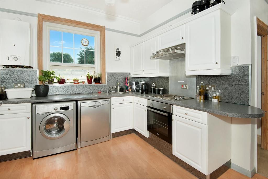 Property photo 2 of 8 Kitchen