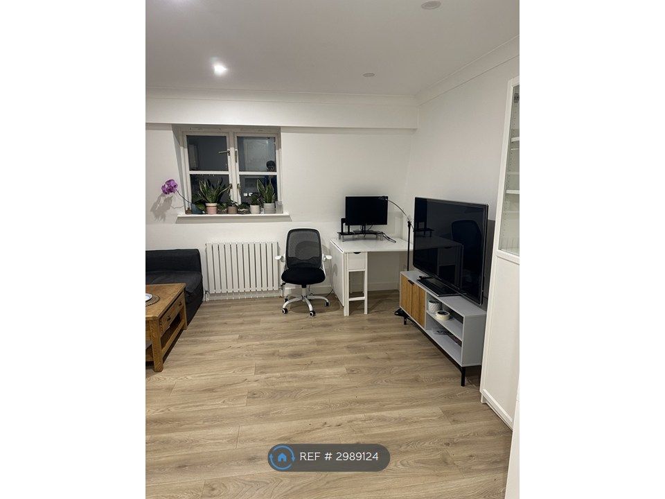 Property photo 2 of 26