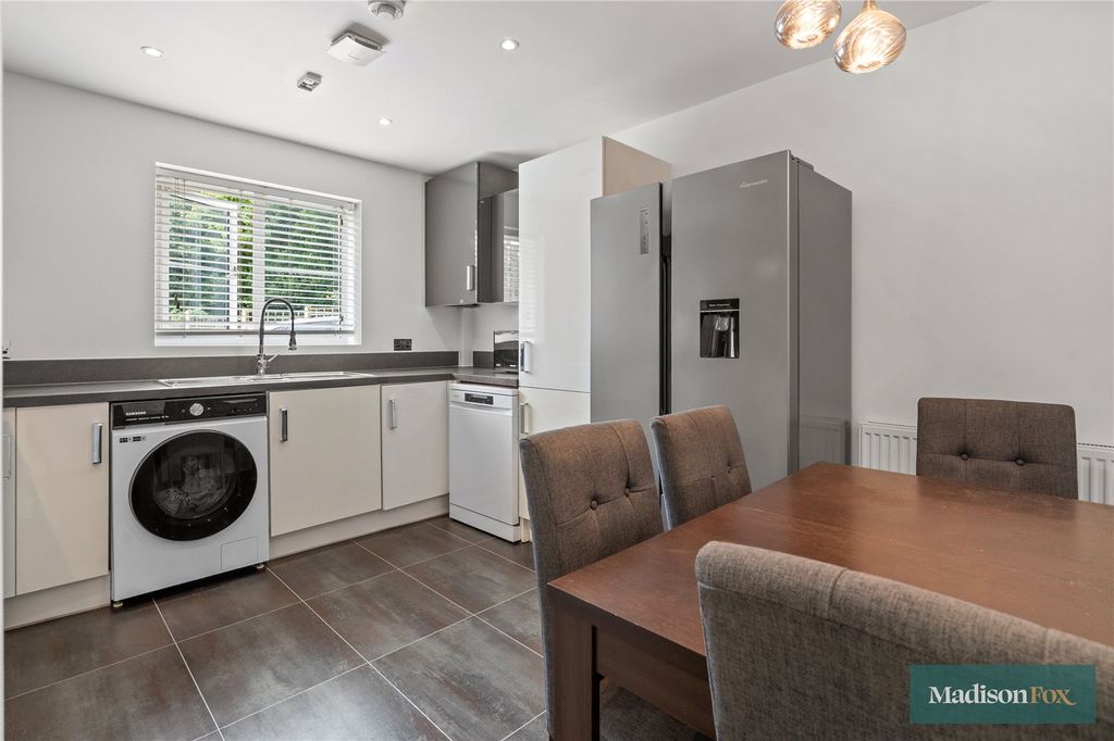 Property photo 3 of 18 Picture No. 01