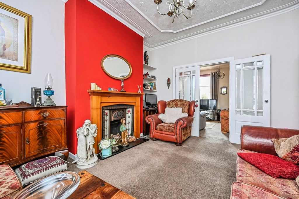 Property photo 2 of 16 Photo