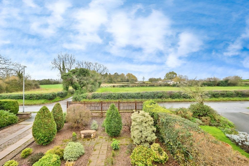 Property photo 3 of 18 Front Garden