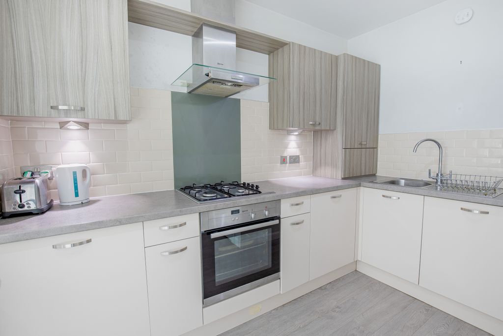 Property photo 1 of 9 Kitchen